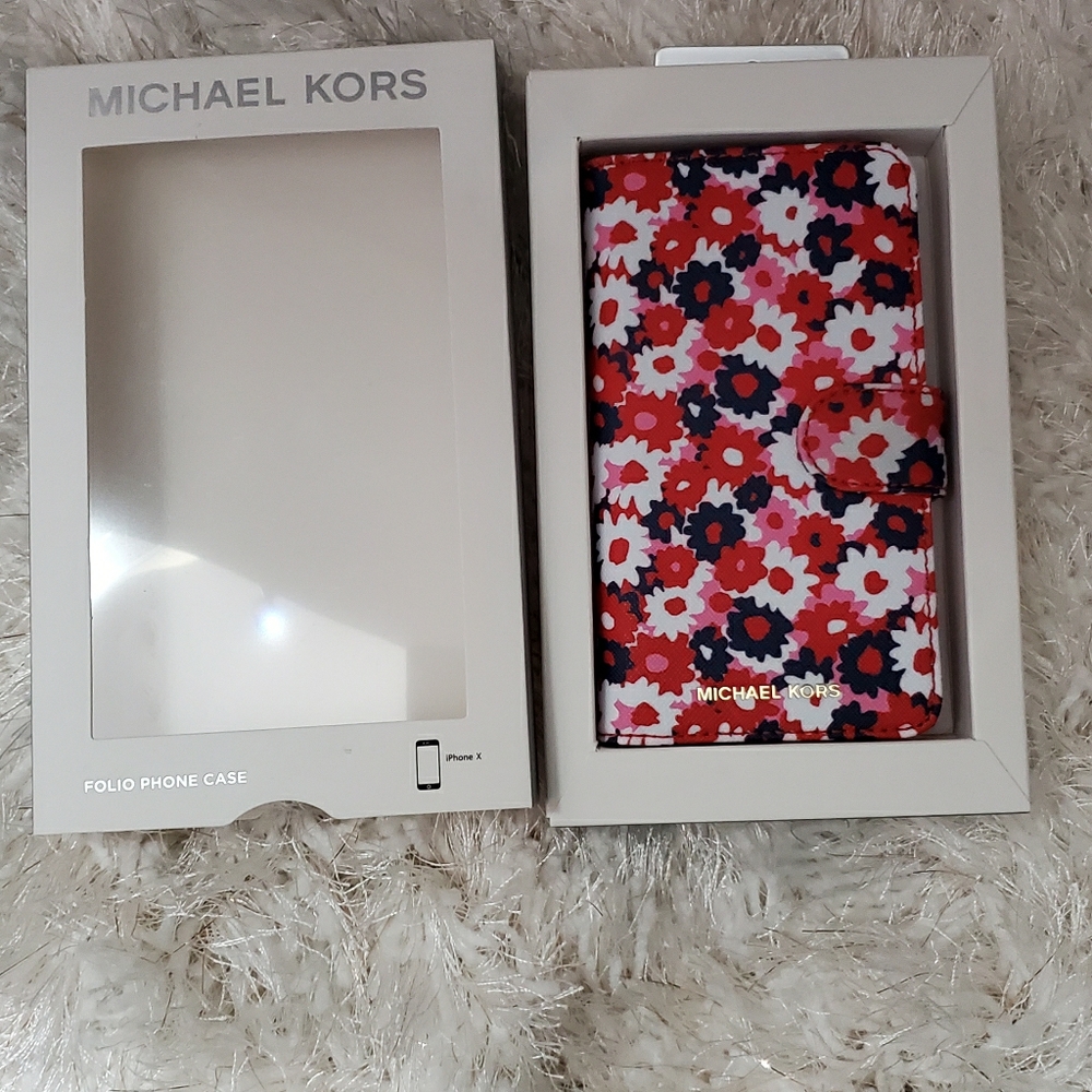 Iphone XS Michael Kors case.